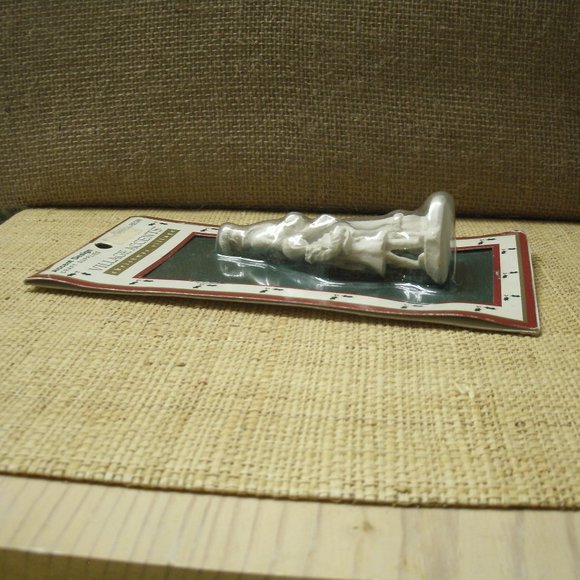 Village Accents Resin Victorian  Figures for Painting - Picture 10 of 16